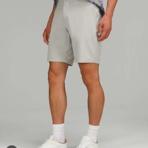 Lululemon Commission Classic-Fit Short 9" *Warpstreme
Seal Grey
